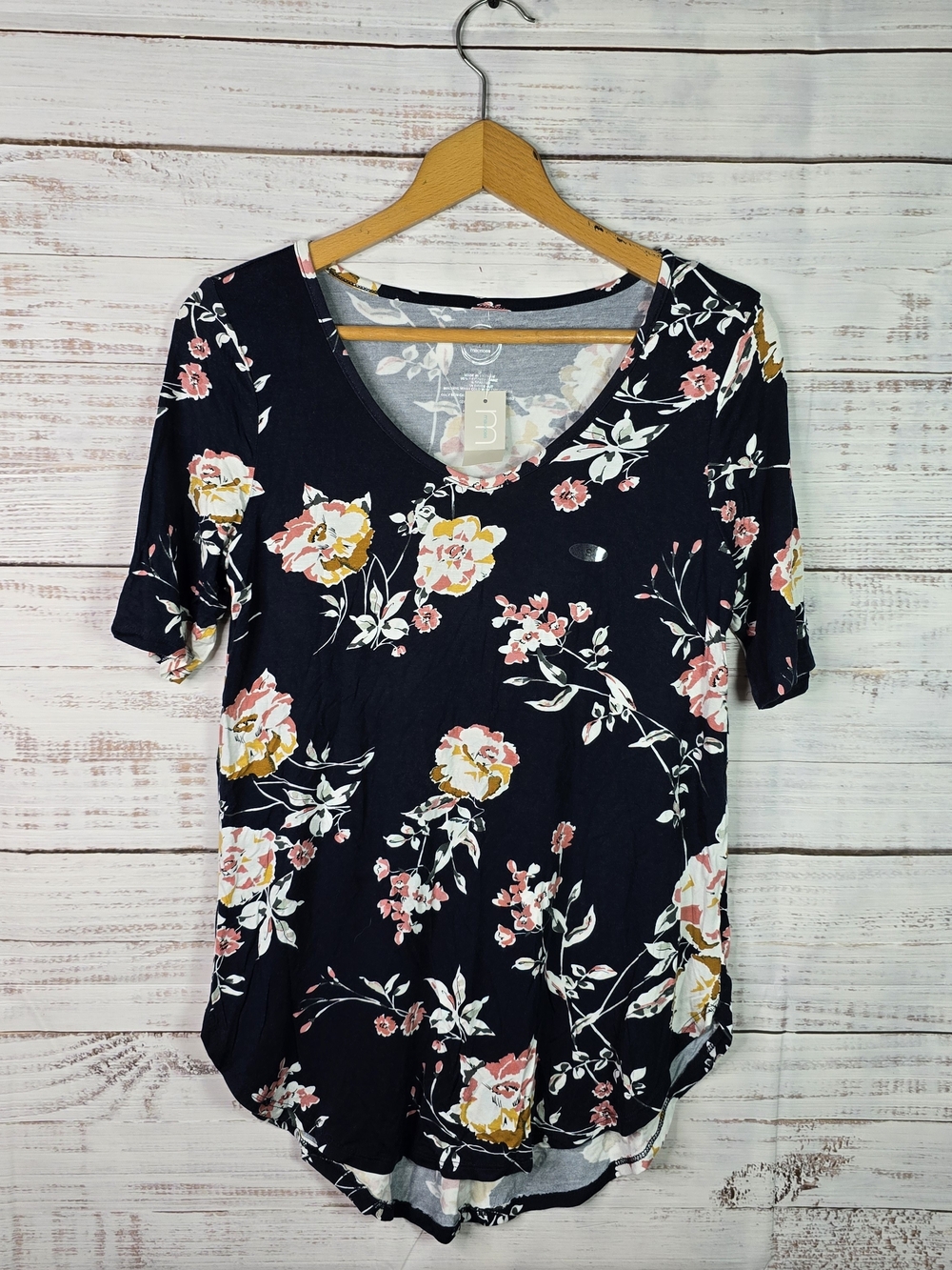 Maurices NWT Black Floral Scoop Neck Tunic Top Women’s Small